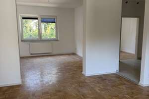 Schöne 3 Zimmer Wohnung mit kleinem Balkon u. Küche in Duisburgs bevorzugter Lage am Springwall – Die vollständige Adresse der Immobilie erhältst du vom Anbieter., 47051 Altstadt, Duisburg – Vorschaubild 2
