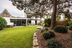 FIRSTPLACE - Großes Familienhaus mit sonnigem Traumgarten | Allach-Untermenzing