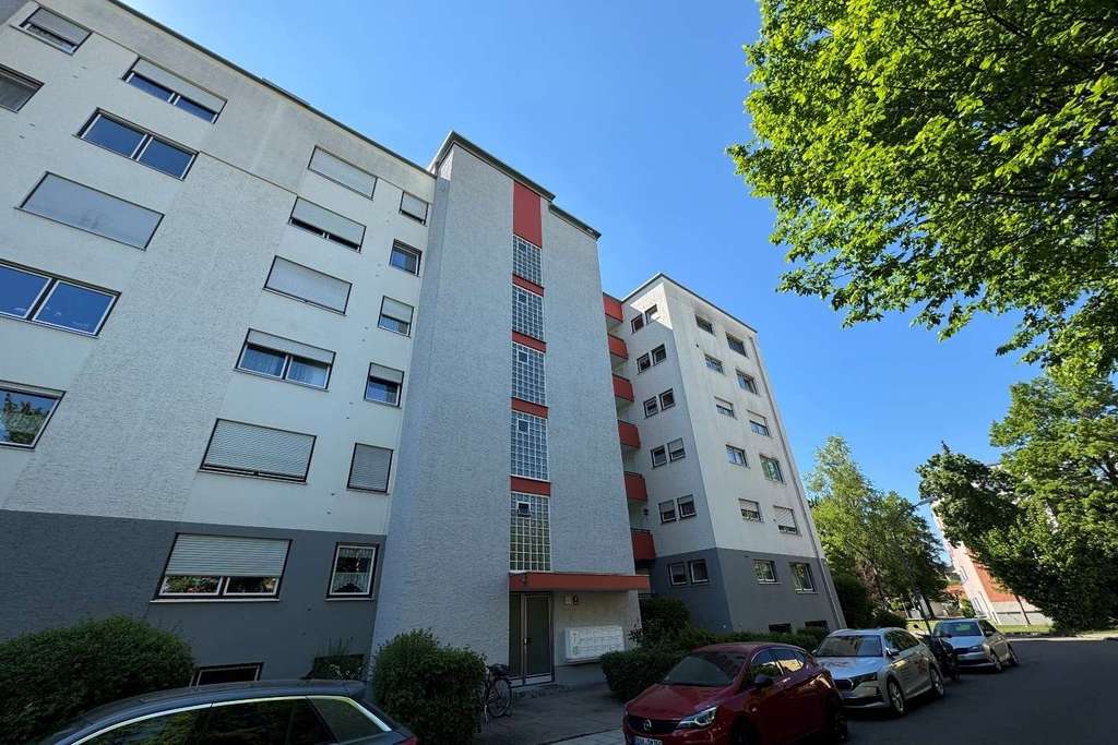 Großzügige 4-Zimmer-Wohnung  im 5. OG – viel Platz über den Dächern!