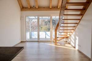 Moderne 4-Zimmer-Maisonettewohnung mit Balkon und Loggia