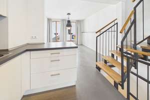 Familienglück im Zentrum – Modernes Stadthaus mit 6 Zi., Terrasse & Dachbalkon | Reutlingen – Die vollständige Adresse der Immobilie erhältst du vom Anbieter., 72764 Reutlingen-Mitte, Reutlingen – Vorschaubild 11