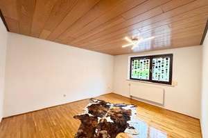 Gepflegte 3-Zimmer-Erdgeschosswohnung mit Balkon, neuer Einbauküche und Garten in Reckendorf – Greifenklaustraße 12, 96182 Reckendorf – Vorschaubild 3