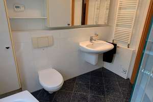 Attraktive 4-Zimmer-Wohnung im 1. OG mit Balkon in Duisburg-Buchholz – Gasteiner Straße 29 B, 47249 Buchholz, Duisburg – Vorschaubild 5
