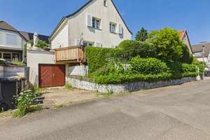 Köln-Holweide, modernisiertes, freistehendes Einfamilienhaus in familienfreundlicher Wohnlage – Die vollständige Adresse der Immobilie erhältst du vom Anbieter., 51067 Holweide, Köln – Vorschaubild 2