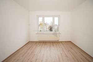 Helle, modern sanierte 3 Raum EG-Wohnung mit XXL-Balkon und Tageslichtbad – Zschopauer Straße 126, 9126 Bernsdorf, Chemnitz – Vorschaubild 7