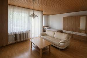 Helle 2-Zimmer-Wohnung mit Loggia und Blick ins Grüne – Die vollständige Adresse der Immobilie erhältst du vom Anbieter., 81673 Josephsburg, München – Vorschaubild 2