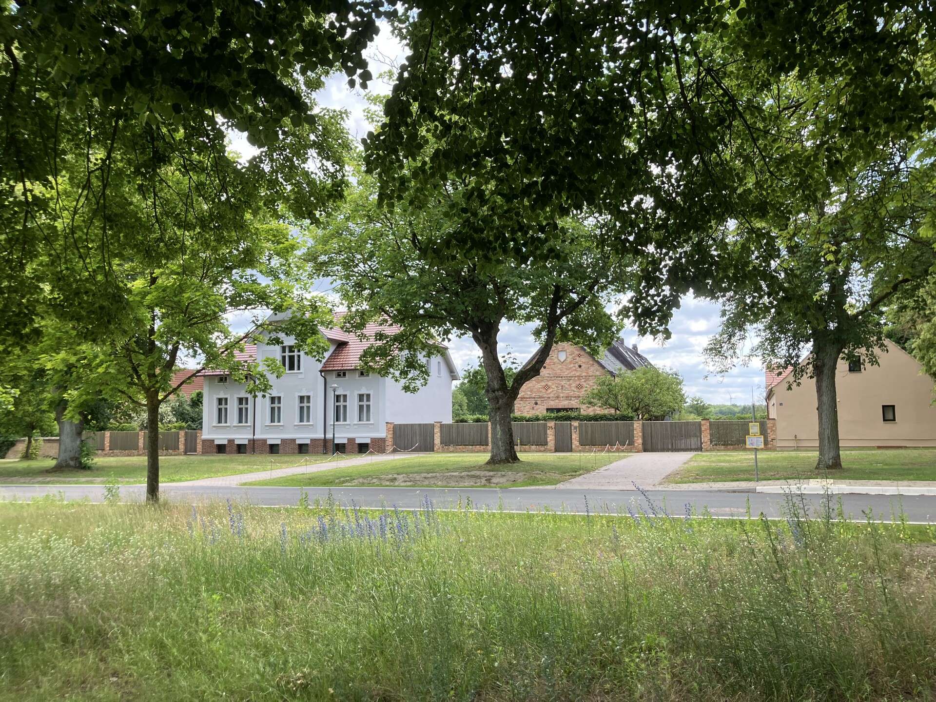 Historischer Gutshof mit über 6 HA Land, Nebengebäuden und Scheunen in idyllischer Lage, Ostprignitz Ruppin Kreis – Bild 4