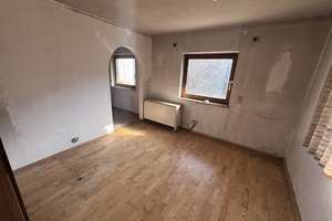 Renovierungsbedürftiges Haus in Unterammergau mit traumhaftem Gebirgsblick – Die vollständige Adresse der Immobilie erhältst du vom Anbieter., 82497 Unterammergau – Vorschaubild 2