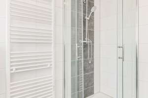 Erstbezug nach Sanierung - mit Wanne und Dusche – Zschopauer Str. 118, 9126 Bernsdorf, Chemnitz – Vorschaubild 6