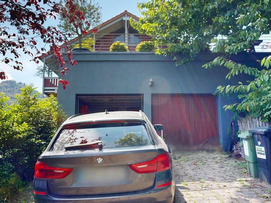 Stellplätze vor Garage