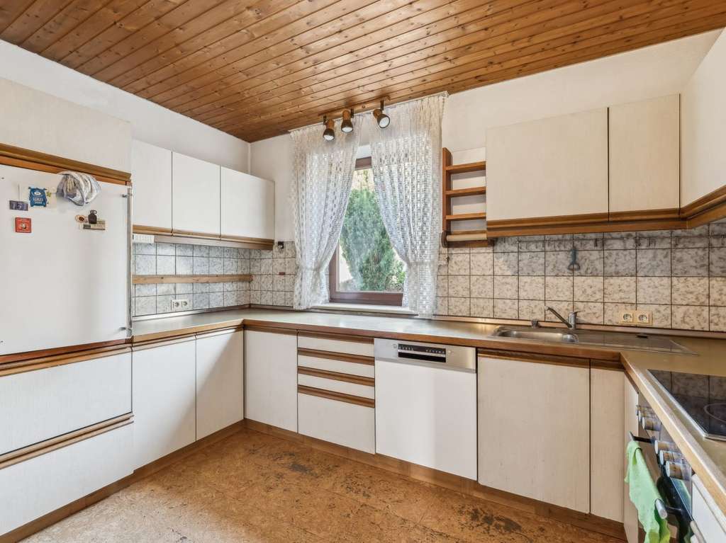 Immobilie in Wemding - Viel Platz für Ihre Liebsten! Großes Einfamilienhaus in Top-Lage in Wemding - Bild 3