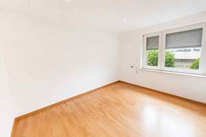 Wohnen im Zweifamilienhaus: Helle 3-Zimmer-Erdgeschosswohnung mit Garten – auf 2 Jahre befristet – Feldsiefer Weg 48, 51381 Quettingen, Leverkusen – Vorschaubild 7