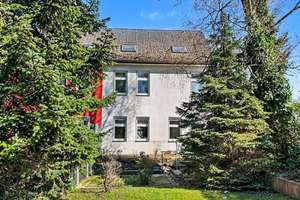 Stilvolles Stadthaus mit Renovierungsbedarf und großem Garten in Essen-Stoppenberg