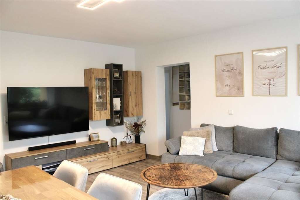 Ein Zuhause zum Verlieben! 3-Zimmer-EG-Wohnung mit 2 Terrassen in zentraler Lage in Weinheim