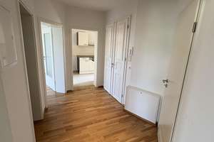Helle, modernisierte 2-Zimmer-Wohnung mit Loggia und Einbauküche – Engelsdorfer Straße -, 4319 Engelsdorf, Leipzig – Vorschaubild 2