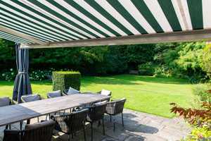Eindrucksvolle Villa im Landhausstil auf weitläufigem Parkgrundstück mit Pool – Neuss (Rhein-Kreis) – Vorschaubild 3