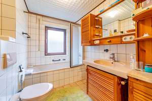 Charmante, modernisierungsbedürftige DHH mit Garage und schönem Garten in gefragter Lage in Erlangen – Die vollständige Adresse der Immobilie erhältst du vom Anbieter., 91052 Buckenhofer Siedlung, Erlangen – Vorschaubild 7