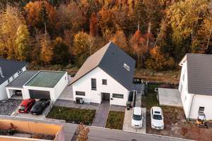 Modernes Smart-Home-Wohnen am Wächtersberg | Einfamilienhaus mit Einliegerwohnung | BJ 2023 | A+ – Die vollständige Adresse der Immobilie erhältst du vom Anbieter., 72218 Wildberg – Vorschaubild 4