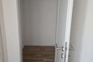 TOP - 4 Raum Wohnung Badewanne und Dusche mit Einbauküche ! – Otto-von-Guericke-Str. 57, 39104 Altstadt, Magdeburg – Vorschaubild 15