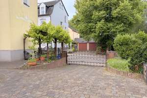 Attraktives Mehrfamilienhaus mit 4 Garagen: Leerstand nutzen und über 7 % Rendite erzielen – Die vollständige Adresse der Immobilie erhältst du vom Anbieter., 45279 Freisenbruch, Essen – Vorschaubild 3
