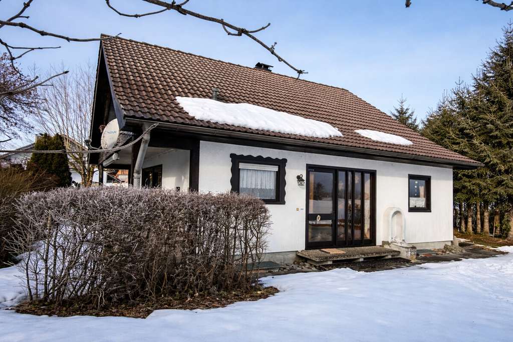 Immobilie in Argenbühl - Einfamilienhaus in ruhiger Lage - 5 Zimmer, Garten & Blick ins Grüne - Bild 4