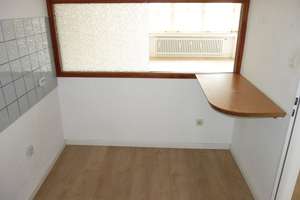 KOMFORTWOHNUNG IN OBERBILK 2 ZIMMER MIT BALKON WANNENBAD KOMPLETT LAMINAT 1. ETAGE / AUFZUG – Oberbilker Allee 280, 40227 Oberbilk, Düsseldorf – Vorschaubild 6
