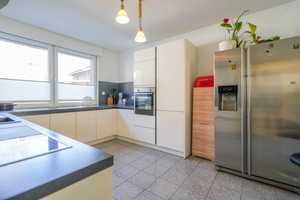 Exklusives Einfamilienhaus – 187 m² Wohnfläche, großer Garten, separate Kinderetage, viel Potenzial. – Mönchengladbach – Vorschaubild 4