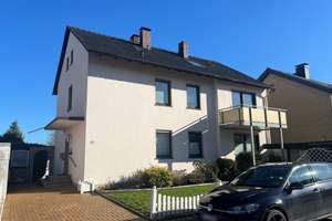 Großartiges Zweifamilienhaus mit schönem Garten, Balkon und Terrasse in Brake  – Die vollständige Adresse der Immobilie erhältst du vom Anbieter., 33729 Heepen, Bielefeld – Vorschaubild 4
