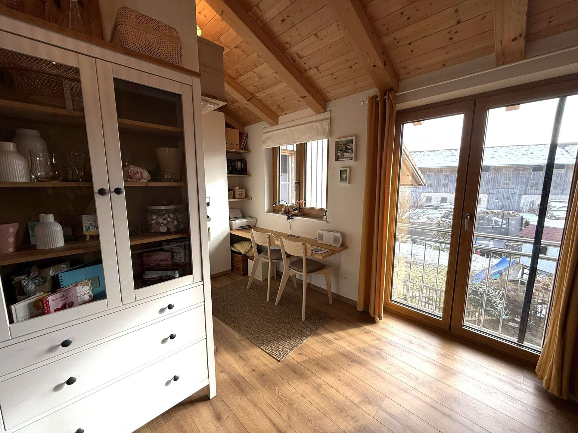 Immobilie in Eiselfing - idyllische Haushälfte in Weilerlage: neuwertige 3-Zimmer mit kl. Garten - Bild 0