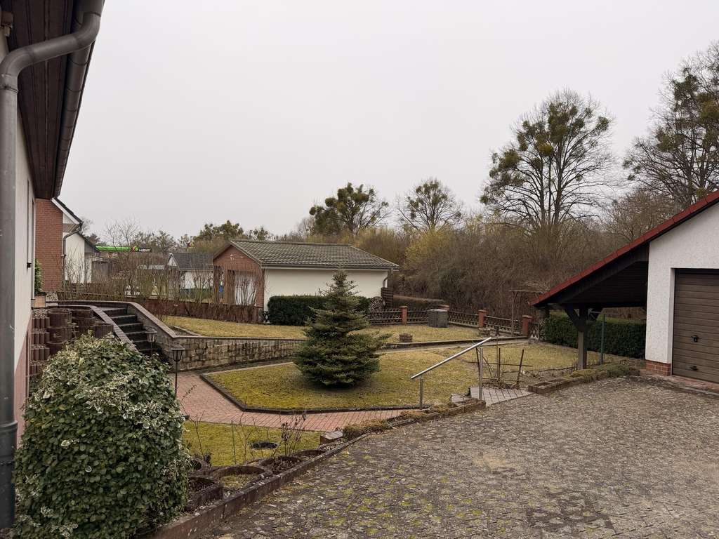 Immobilie in Neustrelitz - Einfamilienhaus mit Einliegerwohnung, Vollkeller & Doppelgarage (Erdbeeracker) - Bild 1