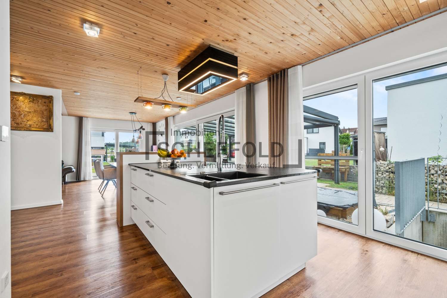 Immobilie in Gutenzell-Hürbel - Komfortabel! Zeitgemäßes Wohnkonzept mit Technik, Stil und Effizienz - Bild 2