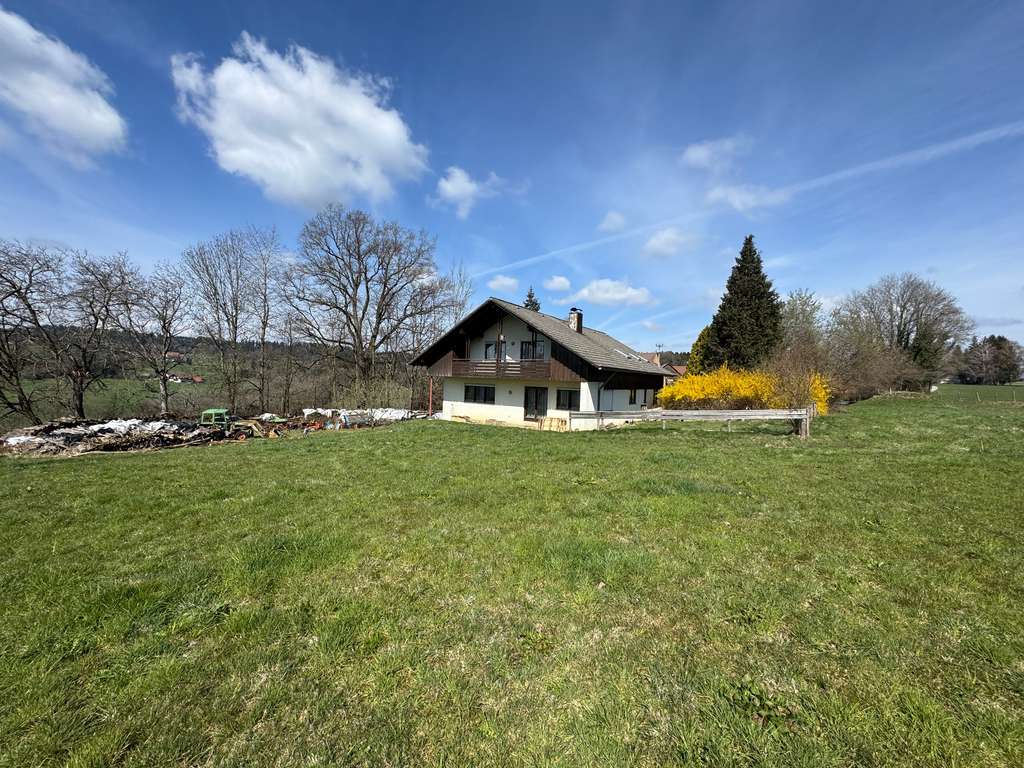 Immobilie in Bodnegg - Alleinlage pur: Hofstelle mit großem Potenzial und unverbaubarem Weitblick! - Bild 0