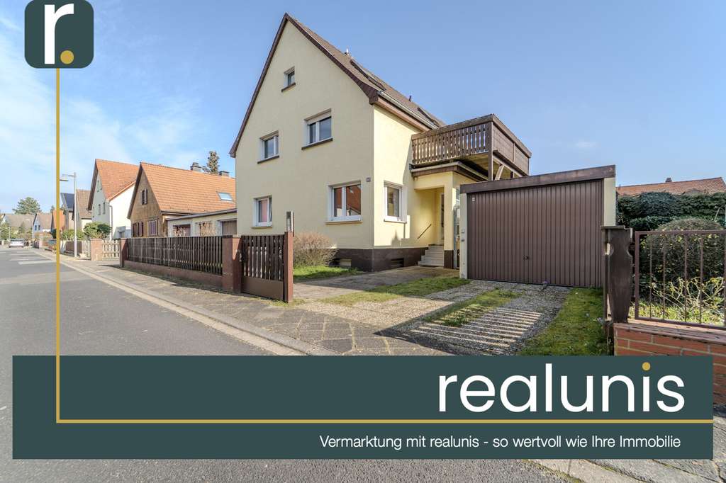 Immobilie in Mannheim - Attraktives Investment: Gepflegtes Haus mit 4 Einheiten, Garagen und Ausbaupotenzial - Bild 0