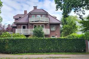 Galerie-Wohnung mit viel Platz im grünen Hamburg-Wellingsbüttel