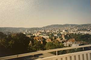 Schöne, lichtdurchflutete  2-Zi-Whg mit Panoramaaussicht, Stuttgart-Mitte in grüner Halbhöhenlage – Werastraße 57, 70190 Kernerviertel, Stuttgart – Vorschaubild 2