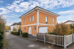 PLATZ FÜR DIE GANZE FAMILIE UND MEHR - Attraktive Stadtvilla mit großzügigem Garten in Toplage – Die vollständige Adresse der Immobilie erhältst du vom Anbieter., 81825 Gartenstadt Trudering, München – Vorschaubild 2