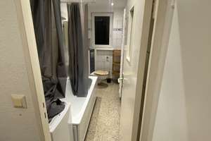 Gepflegte 2,5-Zimmer-Wohnung mit Balkon und EBK in Berlin Britz (Neukölln) – Die vollständige Adresse der Immobilie erhältst du vom Anbieter., 12347 Britz, Berlin – Vorschaubild 3