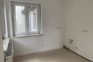 Gemütliches Zuhause mit modernem Badezimmer - perfekt für Singles! – Burgkmairstr. 3, 90408 Uhlandstraße, Nürnberg – Vorschaubild 2
