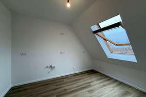 Großzügige, bezugsfreie 3-Zimmer-Maisonette-Dachgeschosswohnung mit Flair im charmanten Altbau! – Kurfürstenstraße 55, 12105 Mariendorf, Berlin – Vorschaubild 15