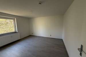 Charmante 3-Zimmer-Wohnung mit frischem Look – Ihr neues Zuhause in Salzgitter-Thiede – Pappeldamm 22, 38239 Thiede, Salzgitter – Vorschaubild 3