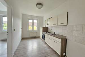 2-Zimmer-Wohnung mit EBK, modernem Bad, Balkon