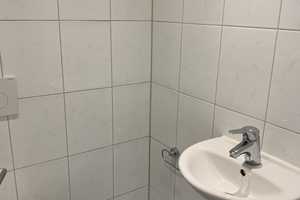 Frisch renovierte 3-Zimmer Wohnung mit Balkon, nahe FH und Köln Arcaden – Feldbergstraße 12, 51105 Köln – Vorschaubild 7