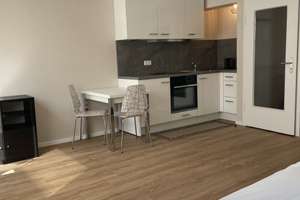 Möblierte 1‑Zimmerwohnung  - Furnished apartment with balcony & WI-Fi, available now – Thusneldastraße xx, 81543 Untergiesing, München – Vorschaubild 2