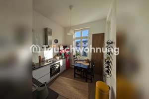 Tauschwohnung: Schöne 2-Zimmer Altbau Wohnung mit Balkon und Gartenzugang
