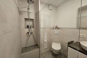 Modernisierte 2-Zimmer-Wohnung in Bottrop inkl. Küche, Balkon und Stellplatz nahe HBF – Essener Straße 83, 46236 Stadtmitte, Bottrop – Vorschaubild 10