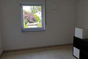 helle 3 Zi-Whg im 1. OG mit SÜD-Balkon in 5 FH, FELDMOCHING – Karlsfelder Straße 27, 80995 Feldmoching, München – Vorschaubild 6