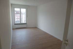 Frisch renovierte 3,5 Raumwohnung mit Balkon + Wohnberechtigungsschein – Kurt-Schumacher-Straße 130, 45881 Schalke-Nord, Gelsenkirchen – Vorschaubild 7