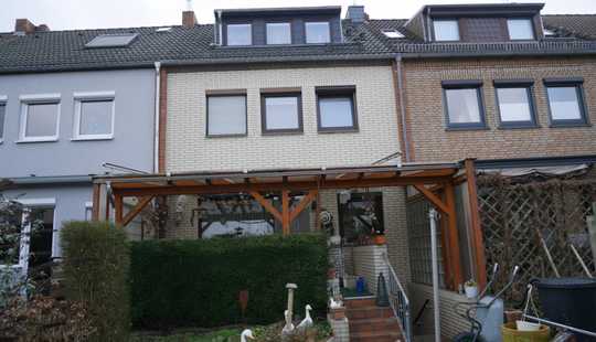 Bild von Ellenerbrok-Schevemoor, gepfl. 4-5 Zi. Reihenmittelaus mit überdachter Terrasse in Sackgasse.