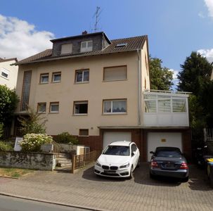 Dreifamilienhaus in Hanglage mit großen Garten, Bad Vilbel