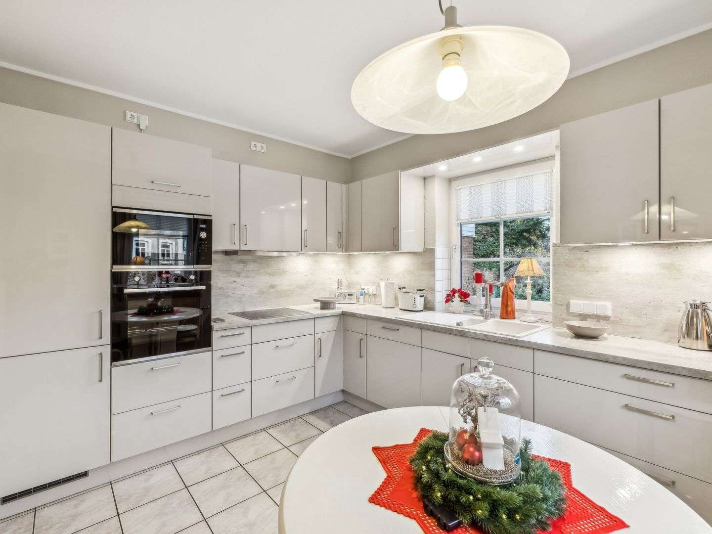 Immobilie in Loose - Gepflegtes Einfamilienhaus mit Wintergarten und pflegeleichtem Grundstück in ruhiger Lage in Loose - Bild 1